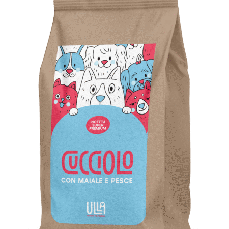 Cucciolo con maiale e pesce